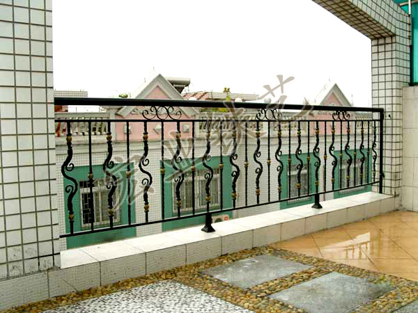 鍛造藝術(shù)陽臺(tái)